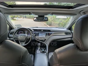 Toyota Camry 2018 White