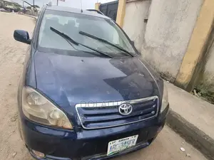 Toyota Avensis Verso 2004 Blue