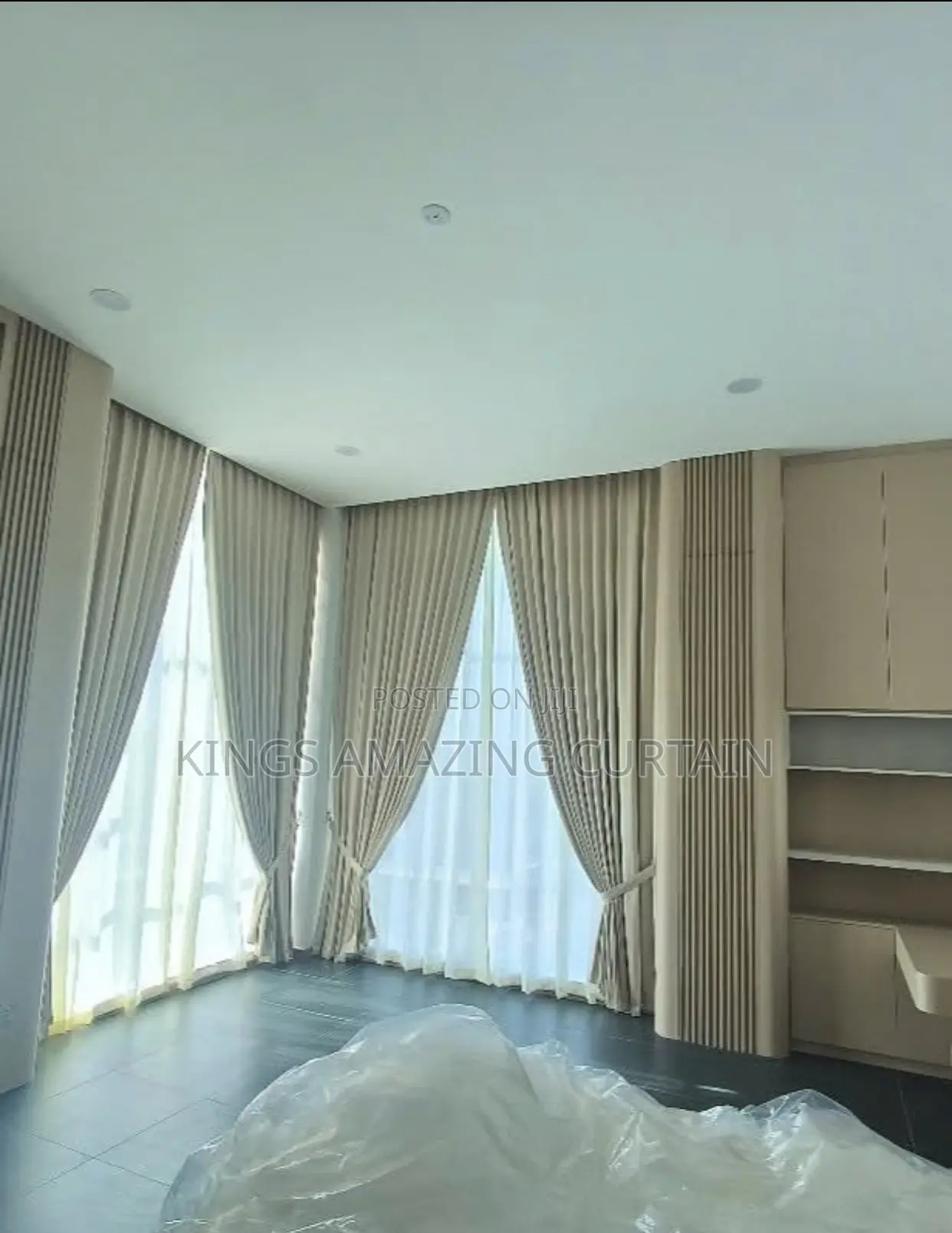 King’s Royal Curtain