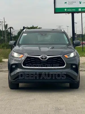 Toyota Highlander XLE AWD 2023 Gray
