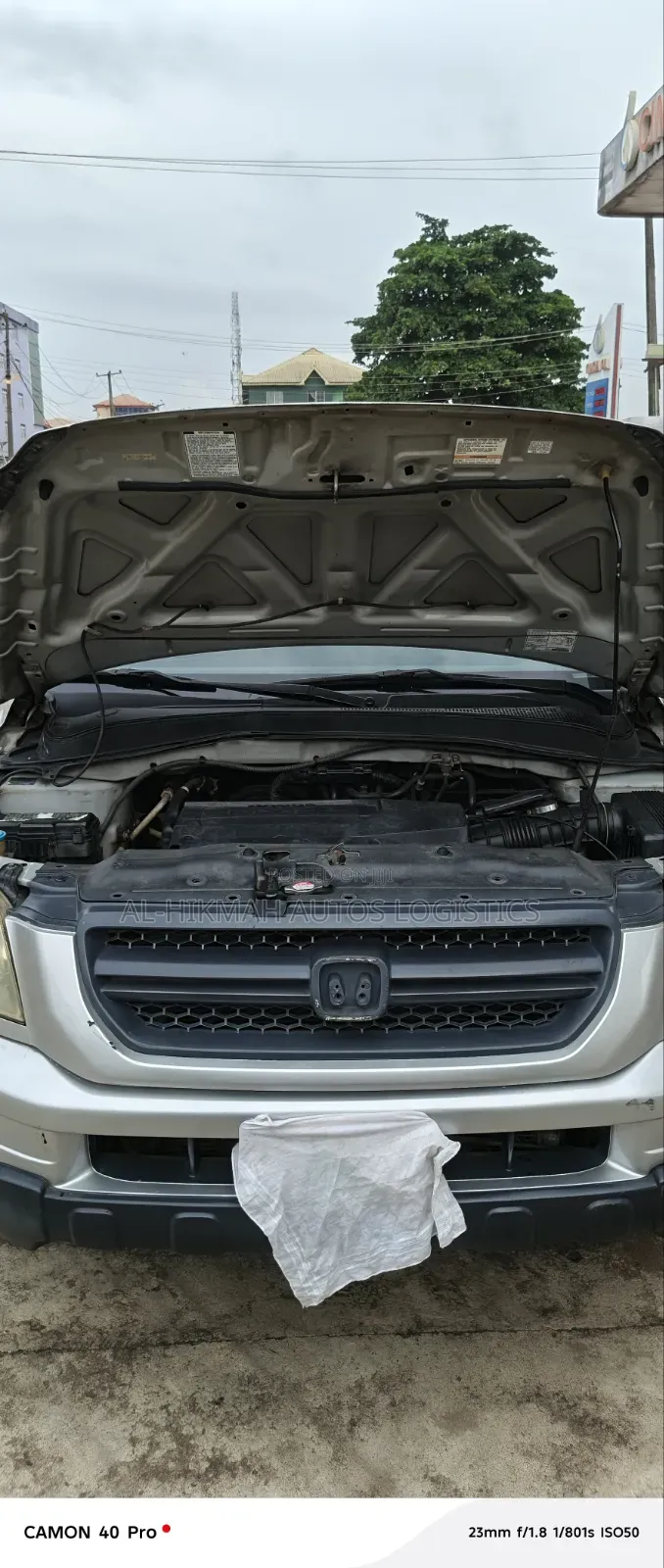 Honda Pilot 2005 Silver
