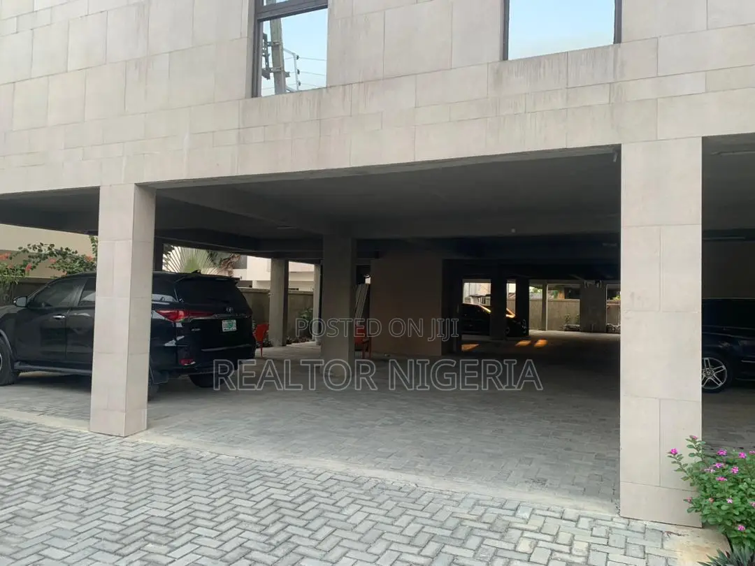 Luxury 2 Bedroom Apartment