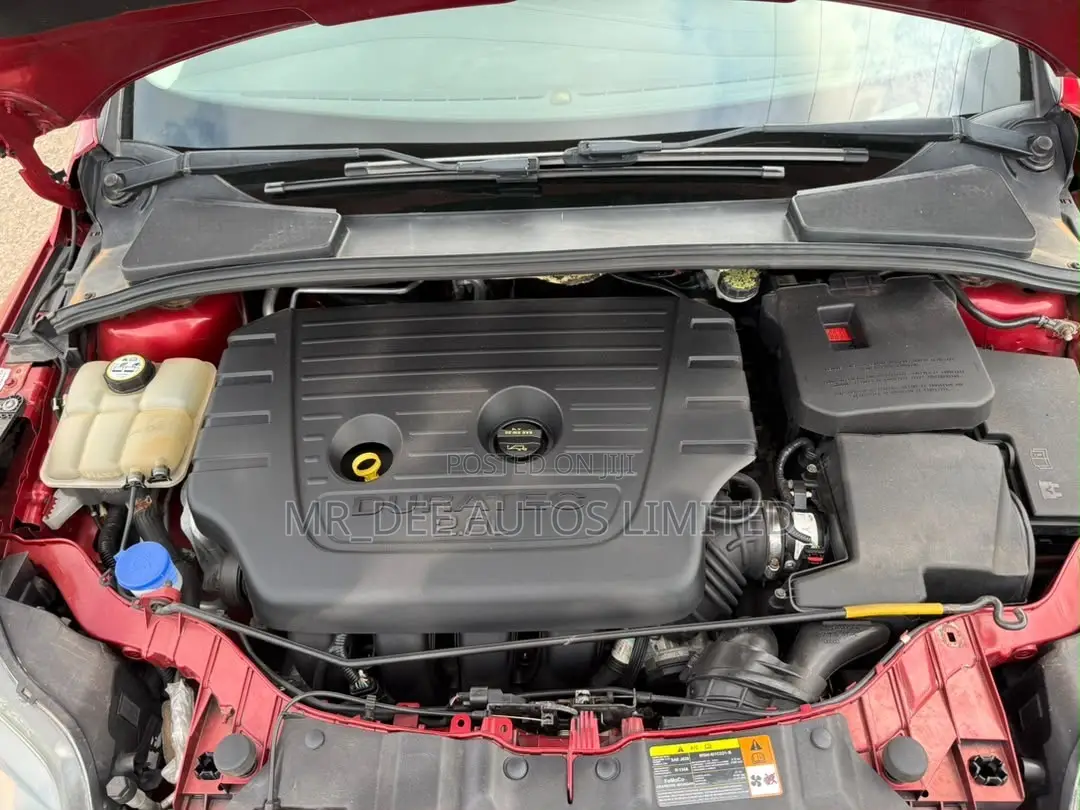 Ford Focus 2011 Red