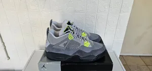 Air Jordan 4 Retro SE 95 Neon Green.