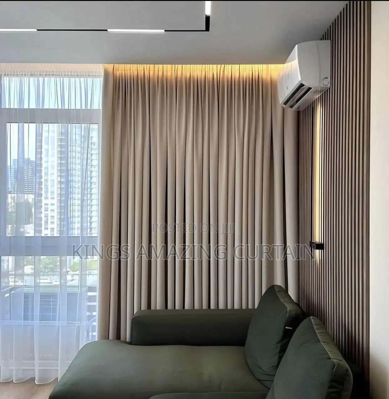 Kings Royal Curtain