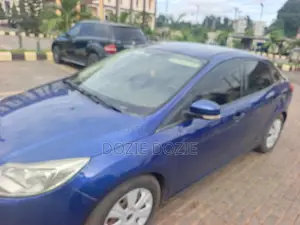 Ford Focus 2012 Blue