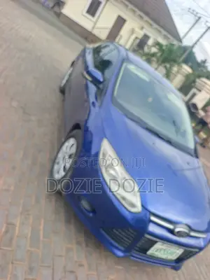 Ford Focus 2012 Blue