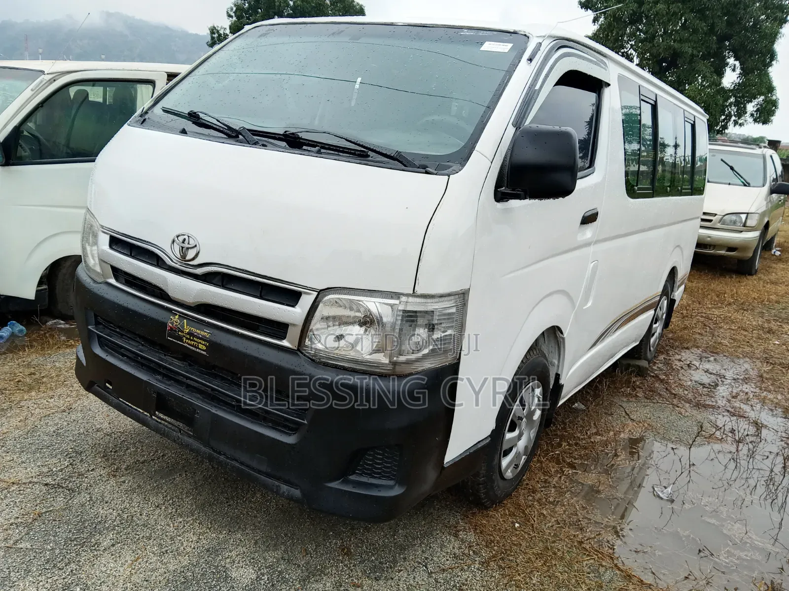 Toyota HiAce 2012 White