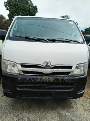 Toyota HiAce 2012 White