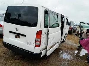 Toyota HiAce 2012 White