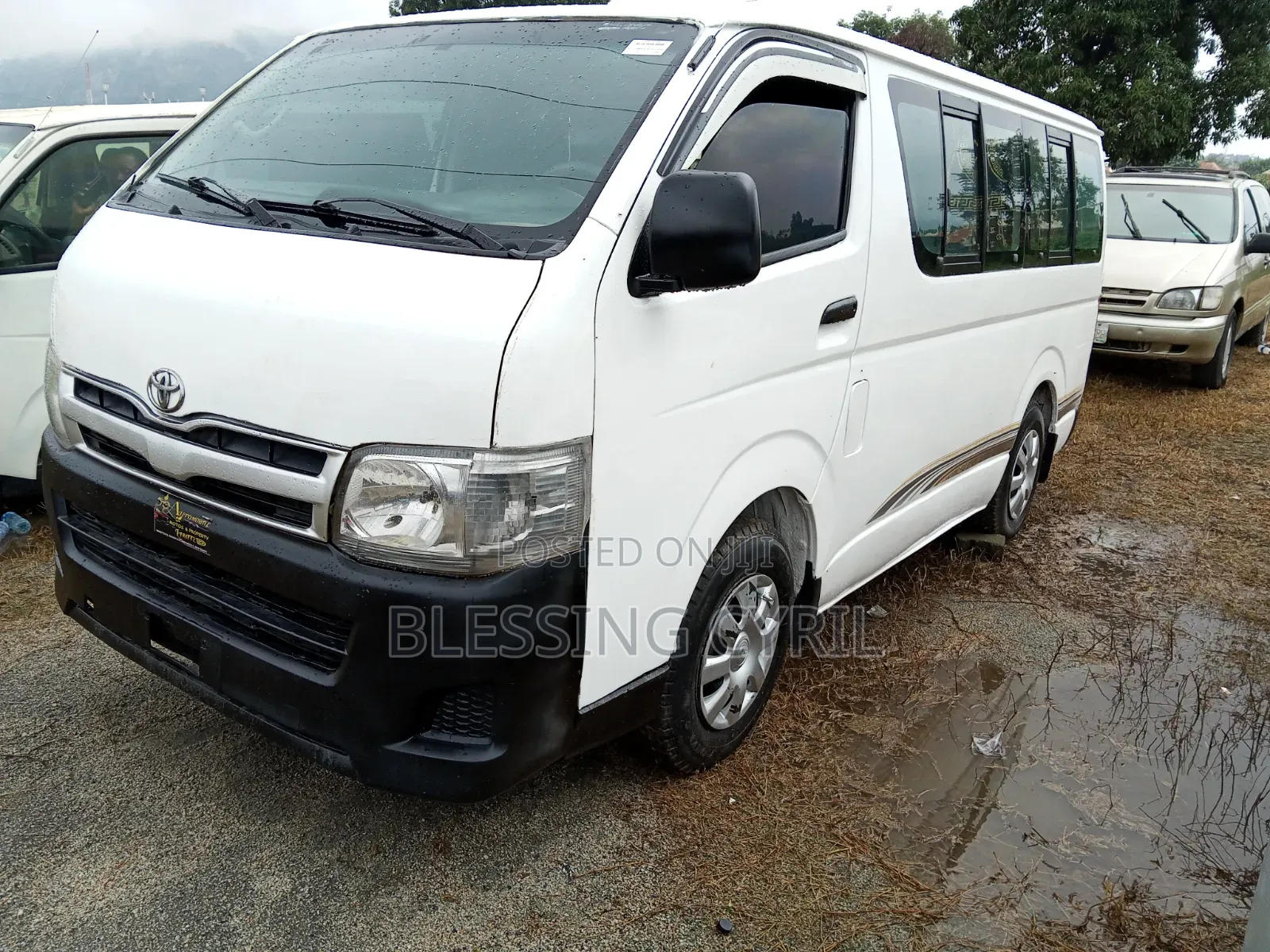 Toyota HiAce 2012 White