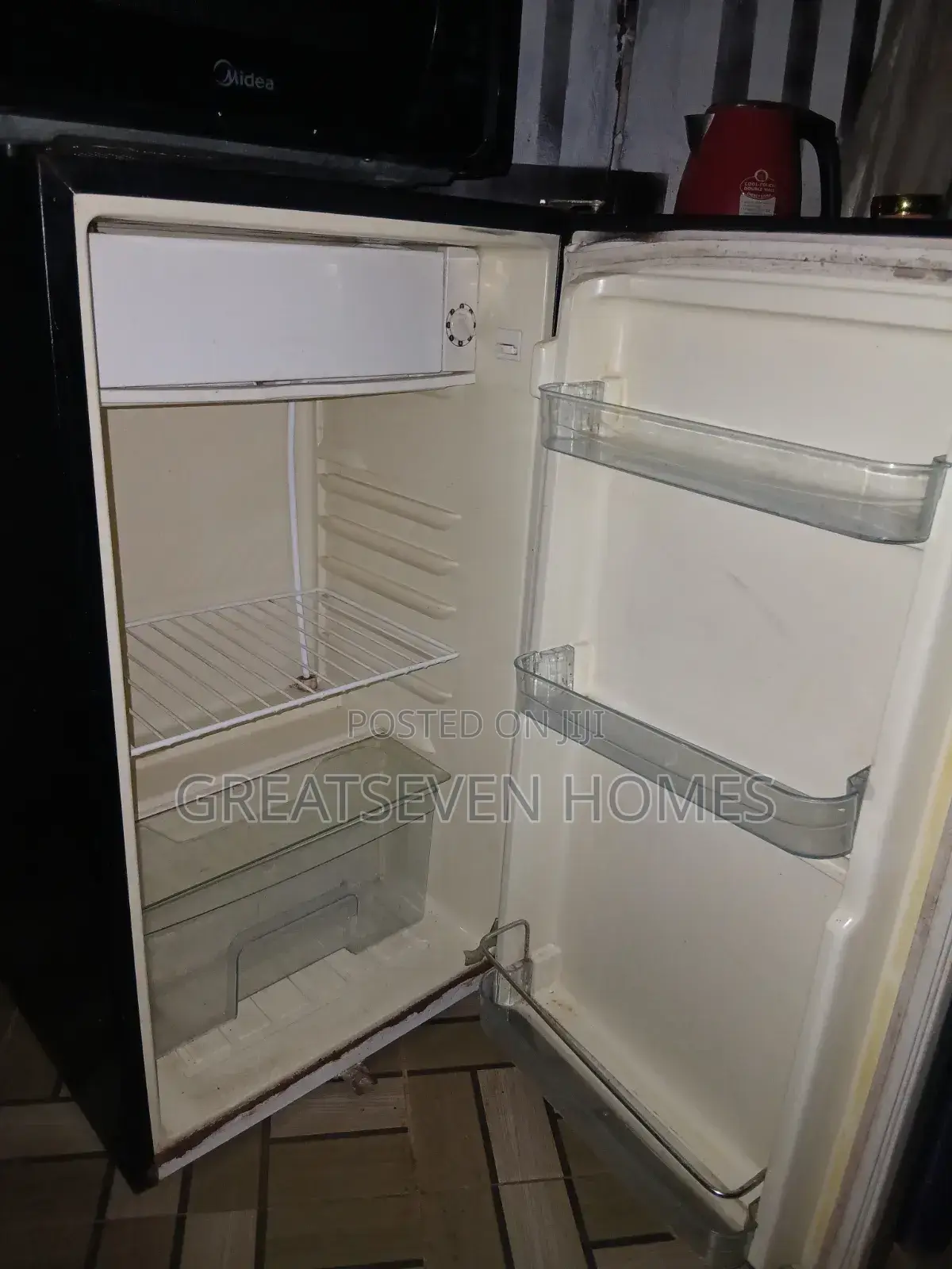 Refrigerator