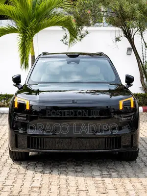 New Lynk & Co 900 2025 Black