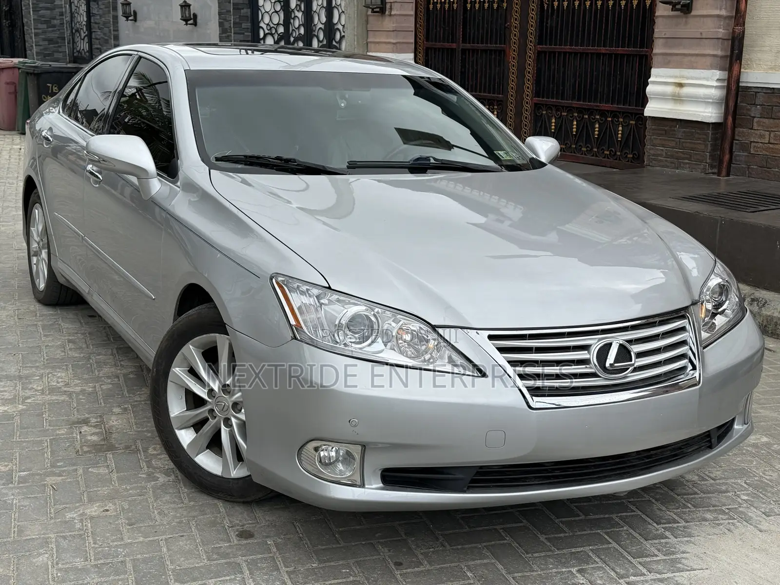 Lexus ES 2012 Silver