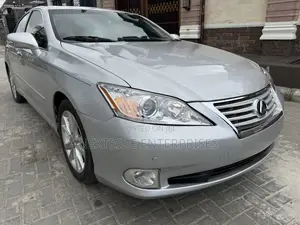 Lexus ES 2012 Silver