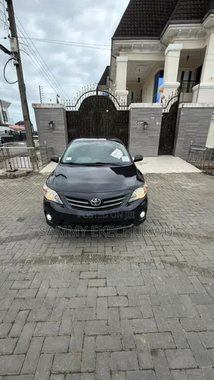 Toyota Corolla L 4dr Sedan (1.8L 4cyl 5M) 2013 Black
