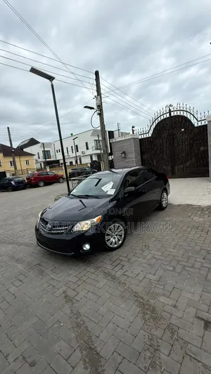 Toyota Corolla L 4dr Sedan (1.8L 4cyl 5M) 2013 Black