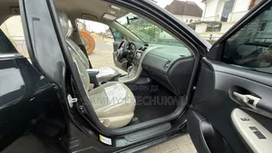 Toyota Corolla L 4dr Sedan (1.8L 4cyl 5M) 2013 Black