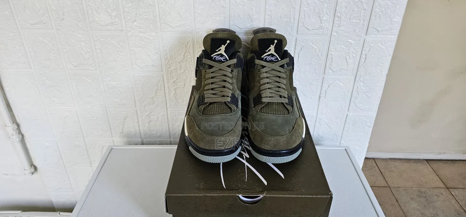 Air Jordan 4 Retro SE Craft Olive.