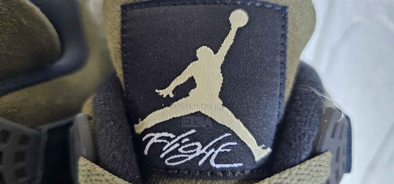 Air Jordan 4 Retro SE Craft Olive.