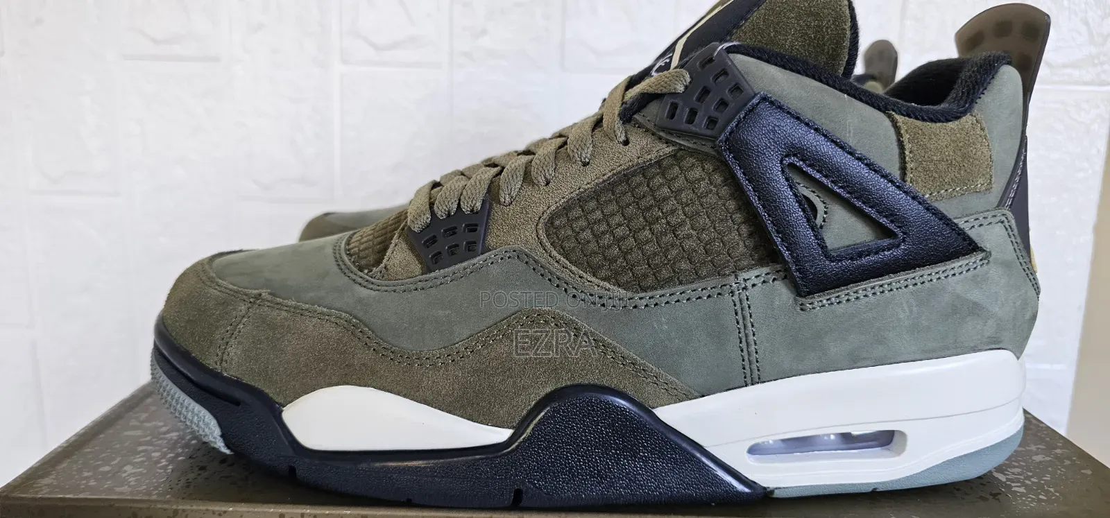 Air Jordan 4 Retro SE Craft Olive.