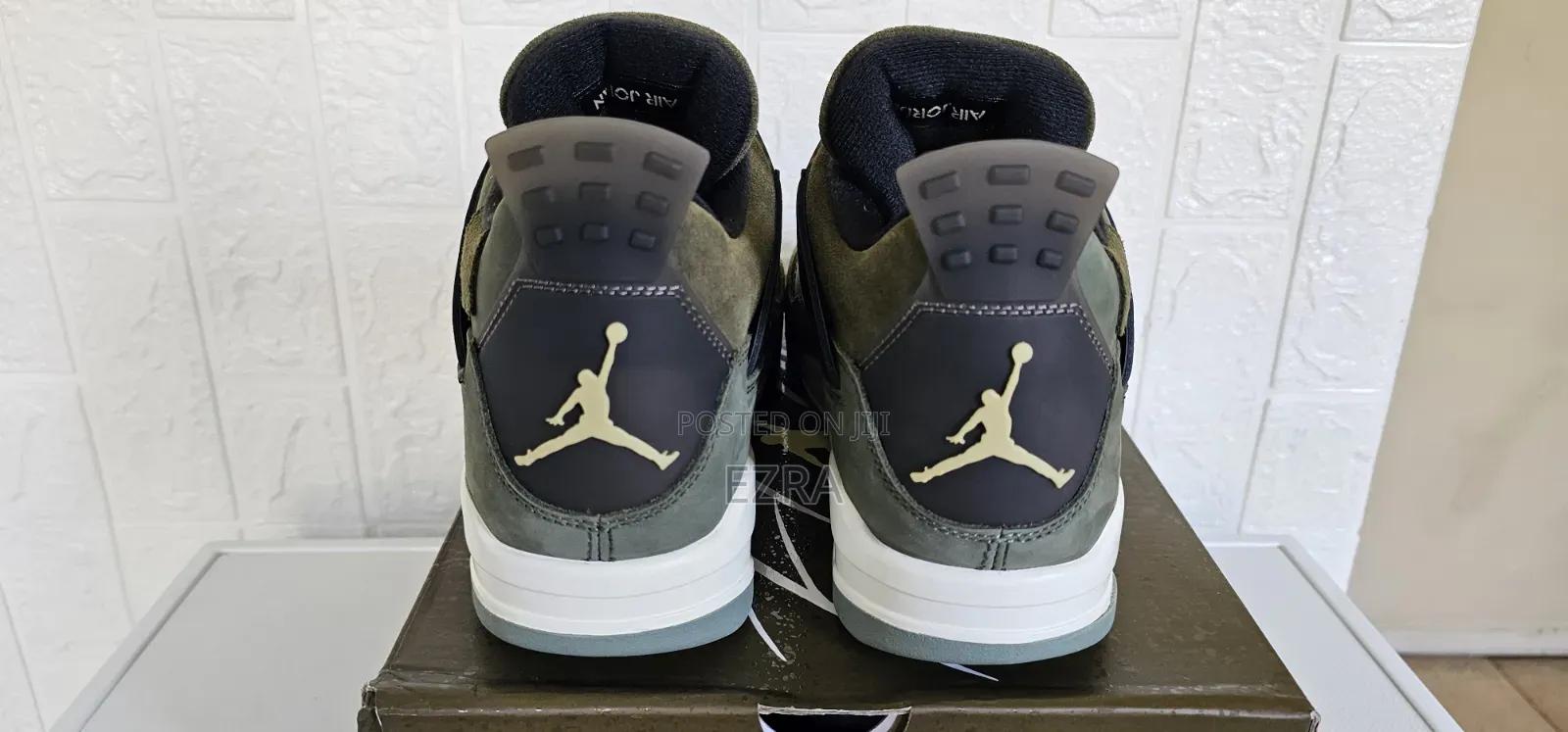 Air Jordan 4 Retro SE Craft Olive.