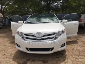 Toyota Venza XLE 2012 White