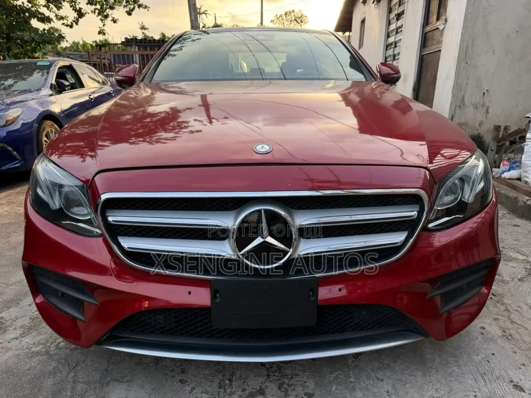 Mercedes-Benz E300 2019 Red