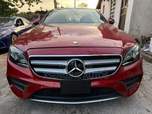 Mercedes-Benz E300 2019 Red