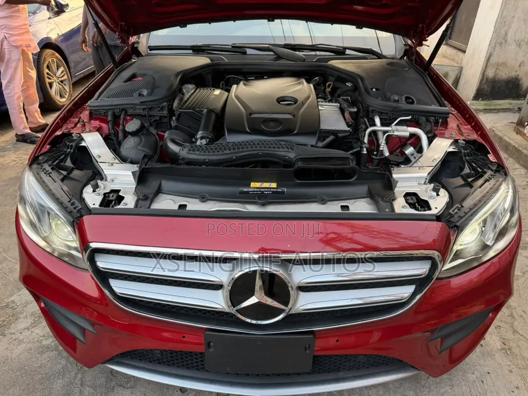 Mercedes-Benz E300 2019 Red