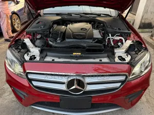 Mercedes-Benz E300 2019 Red