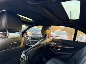 Mercedes-Benz E300 2019 Red
