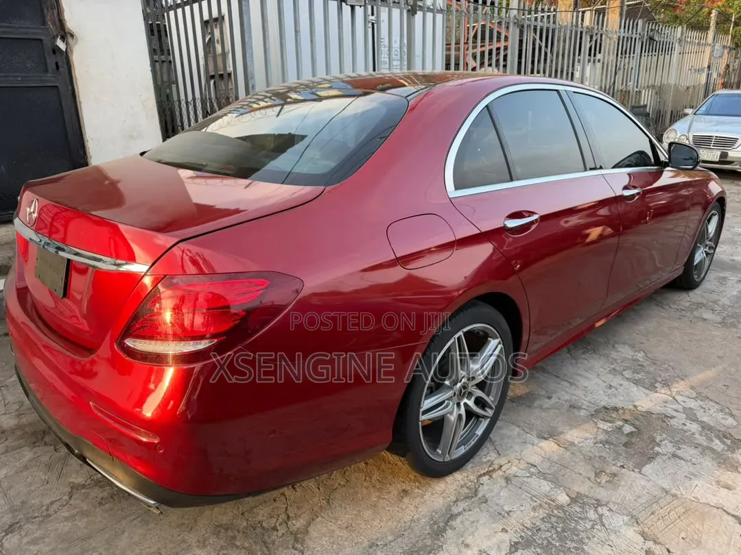Mercedes-Benz E300 2019 Red