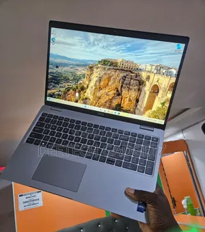 Laptop Dell Latitude 5530 16GB Intel Core i7 SSD 256GB