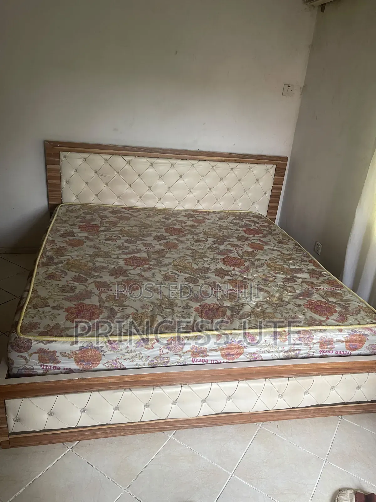 6by6 Bed and Matress
