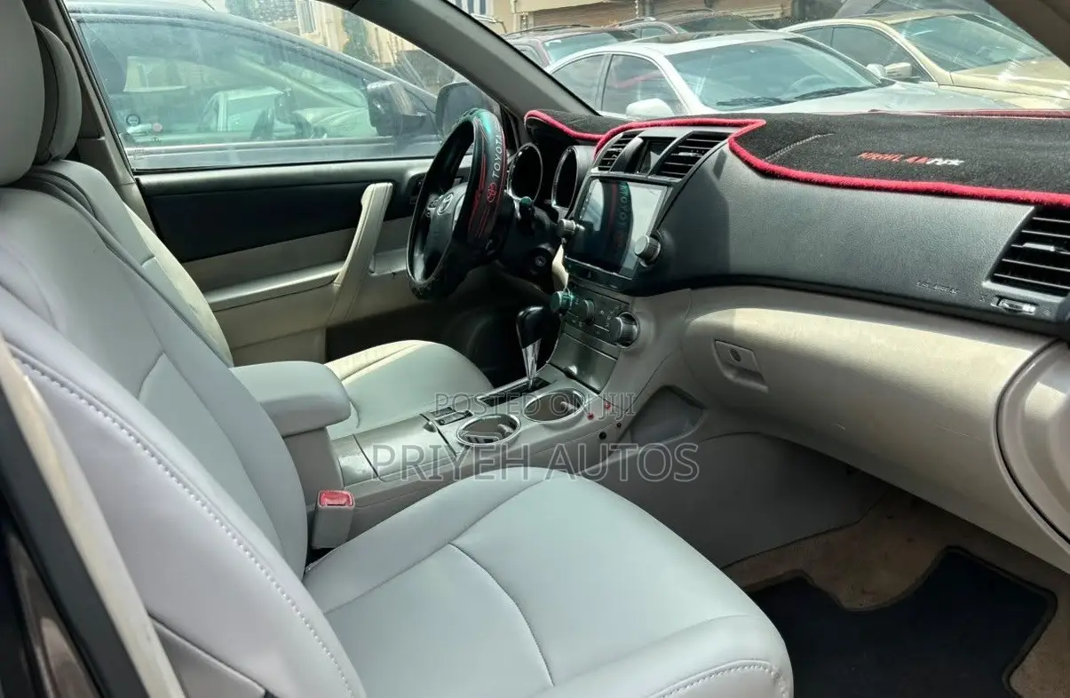Toyota Highlander 2013 Gray