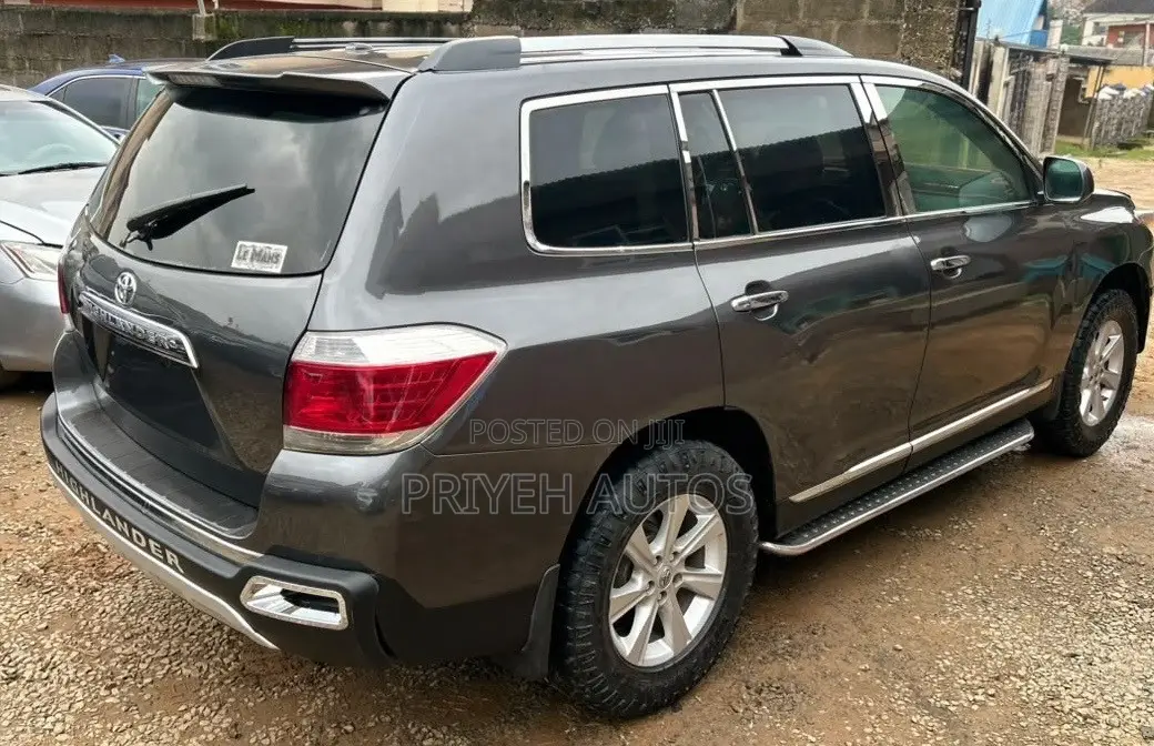 Toyota Highlander 2013 Gray