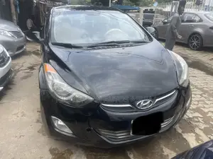 Hyundai Elantra Limited Sedan FWD (1.8L 4cyl 6A) 2013 Black
