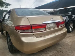 Honda Accord 2004 Gold