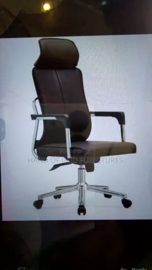 Classic Office Swivel Chair With Headrest