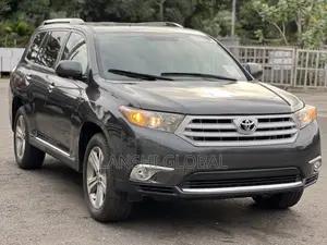 Toyota Highlander Limited 2012 Gray