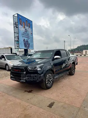Toyota Hilux 2014 Black