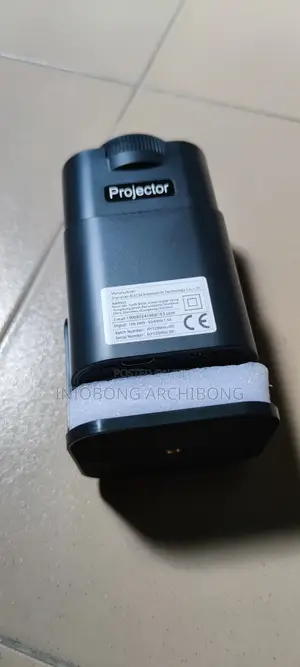 HY320 Smart Projector