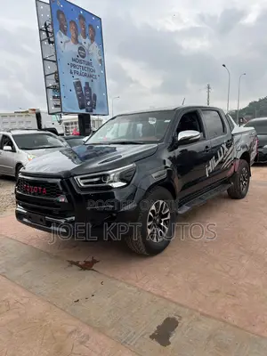 Toyota Hilux 2014 Black