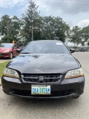 Honda Accord 2000 Maroon