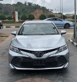 Toyota Camry 2019 Silver