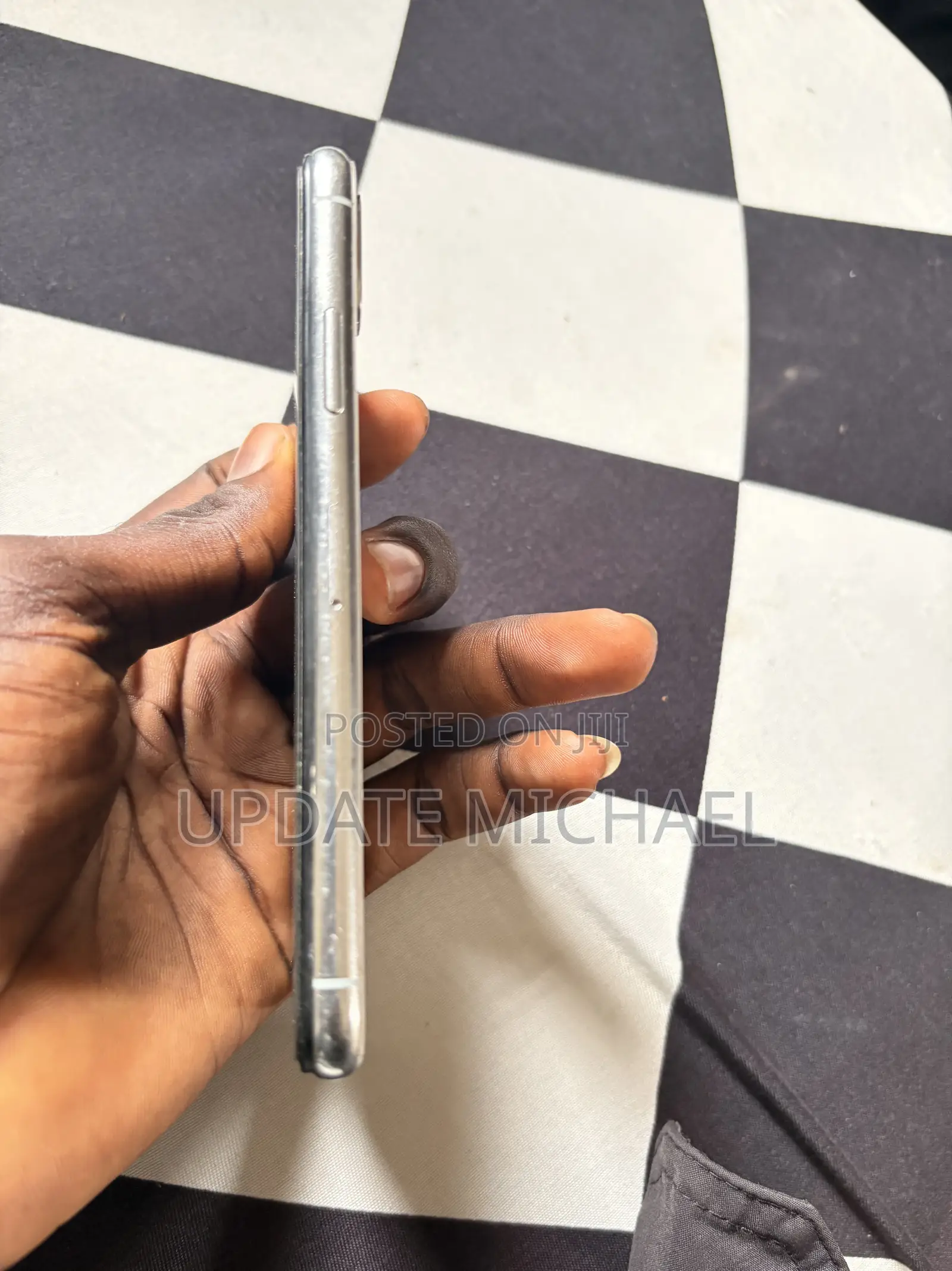 Apple iPhone X 64 GB White