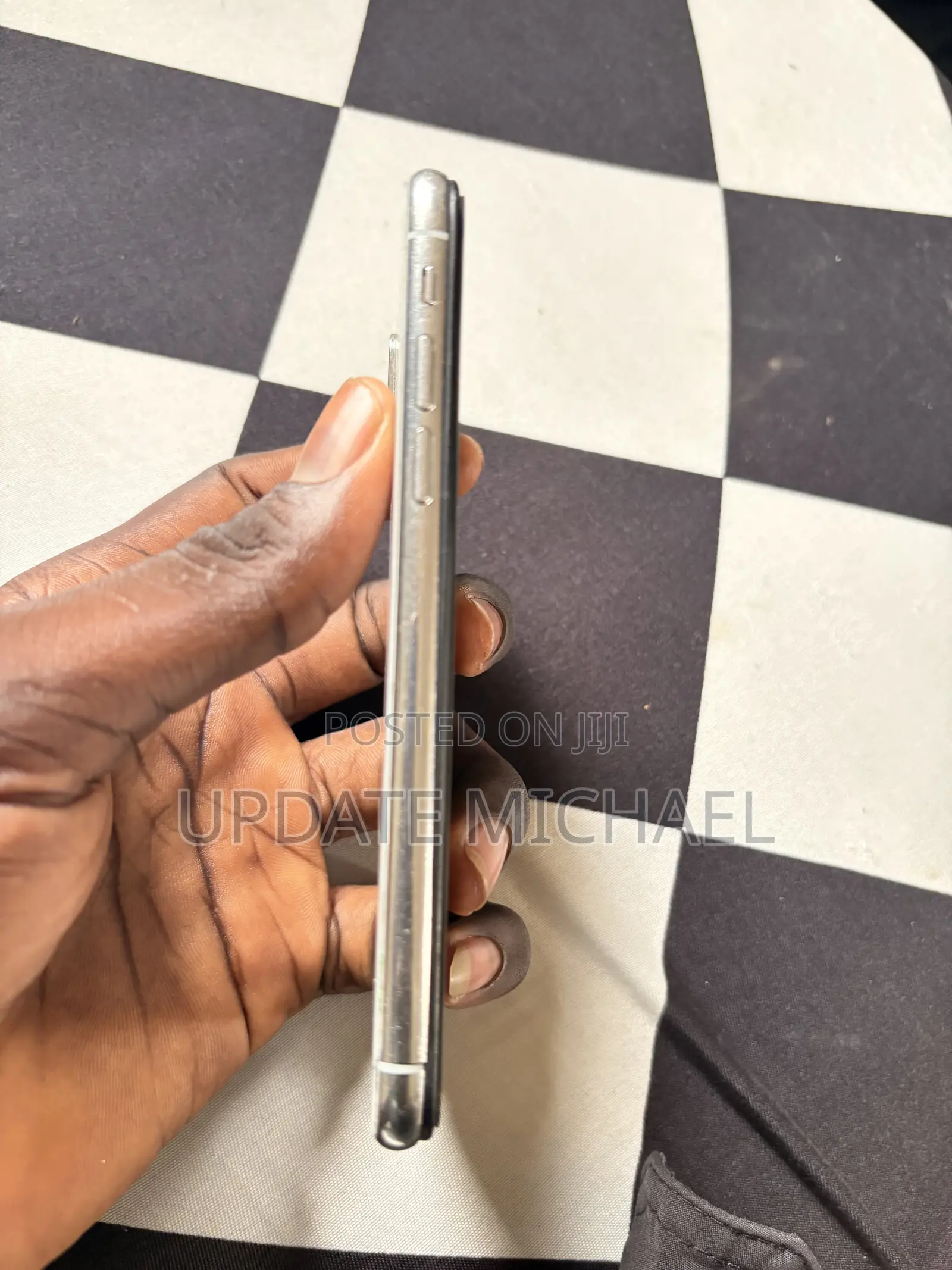 Apple iPhone X 64 GB White