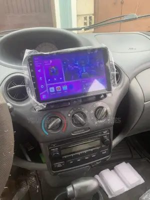 Toyota Yaris 1999–2005 Android Screen Navigation + Reverse Camera