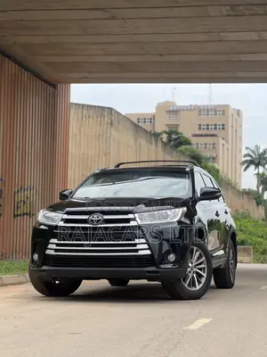 Toyota Highlander XLE 4x2 V6 (3.5L 6cyl 8A) 2018 Black